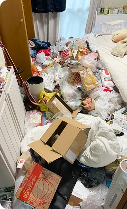 お片付けヘルパーズのゴミ屋敷片付け事例2：作業前
