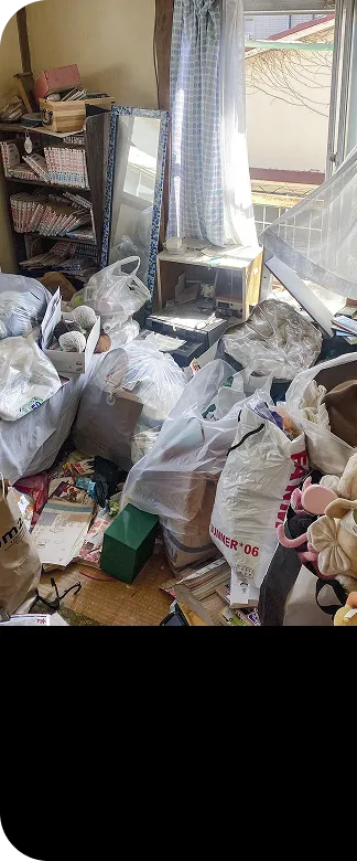 お片付けヘルパーズのゴミ屋敷片付け事例2：作業前
